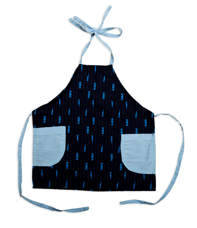  Kids Apron-Black with blue pockets