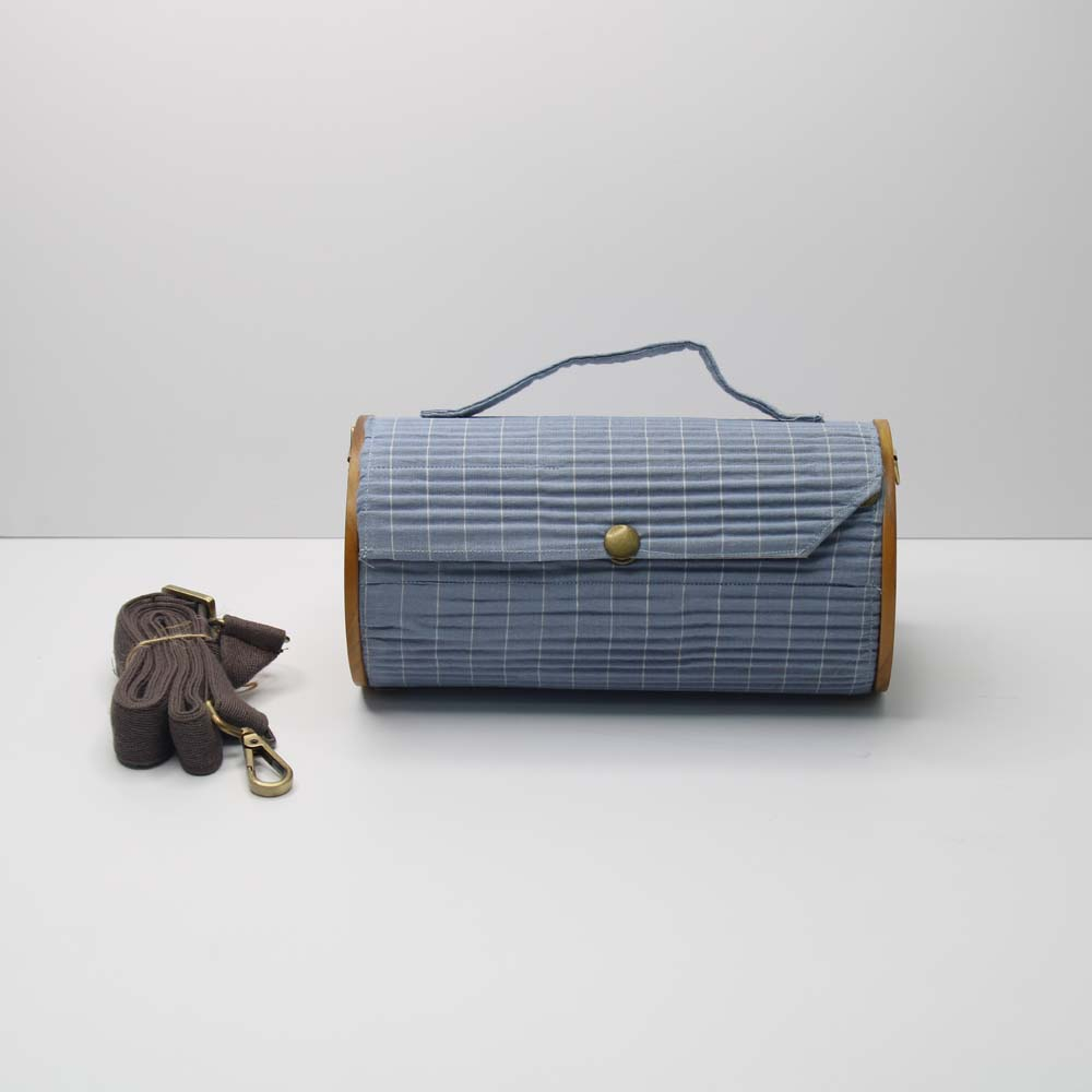 Round Sling Bag/Clutch Single Sleeve (Sky Blue Lines))