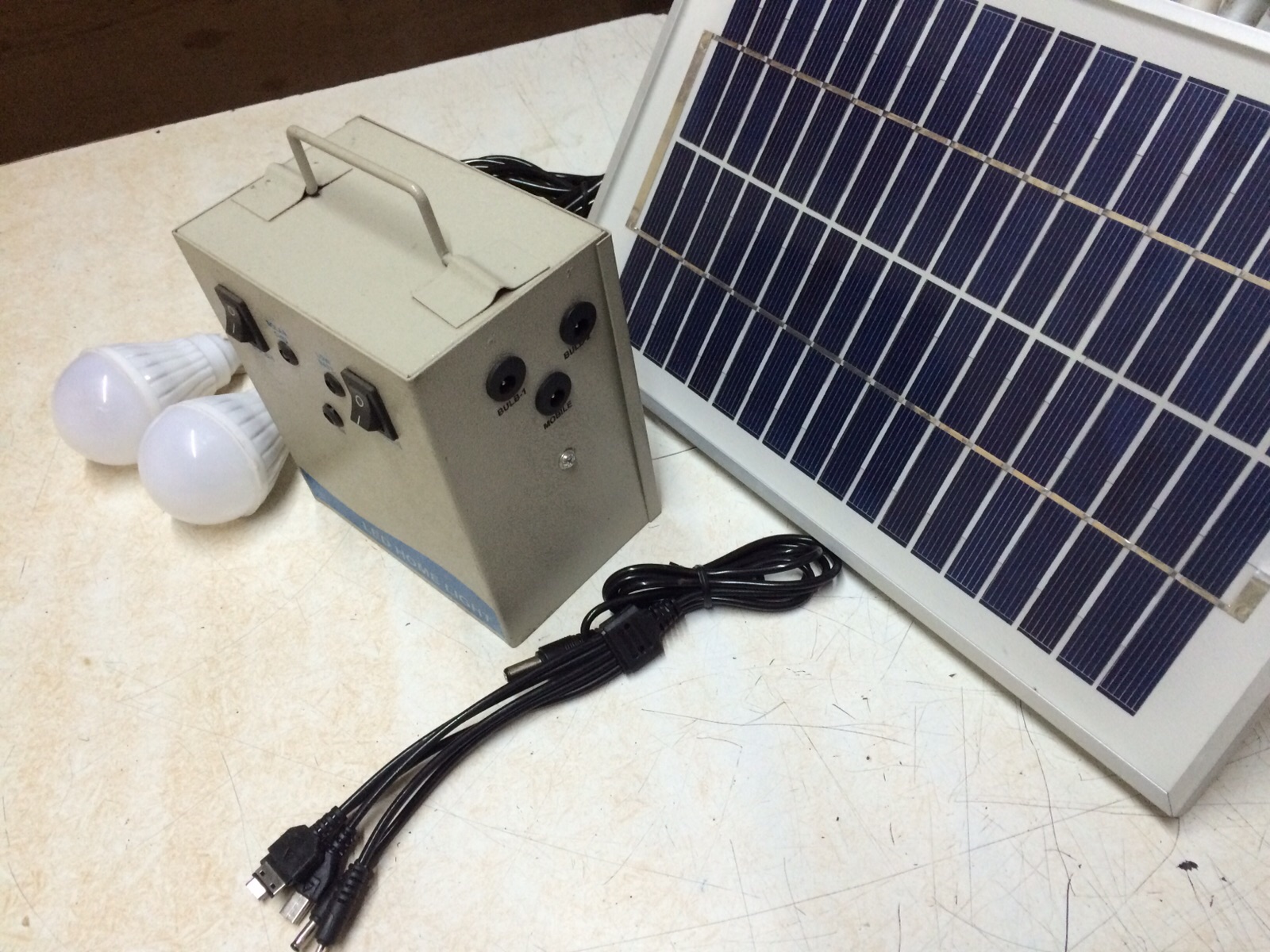 Solar Home Lighting System with 2 x 3W LED bulbs - Metal Based